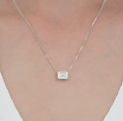 EMERALD DIAMOND SOLITAIRE NECKLACE
