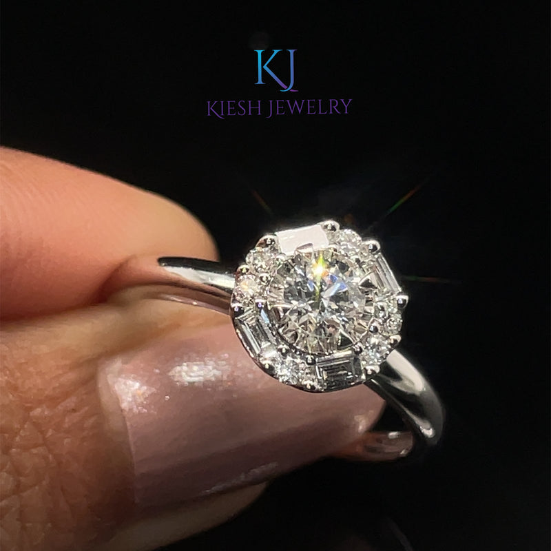 18K White Round Ilusion Halo Ring